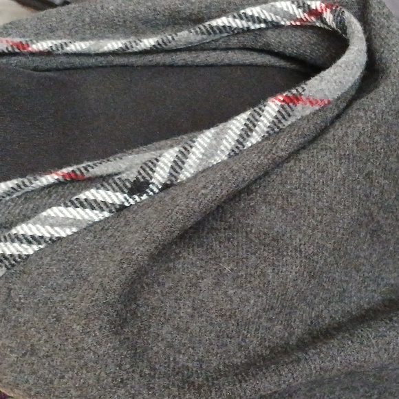 V. Fraas plaid trim open faced cape - Picture 4 of 9